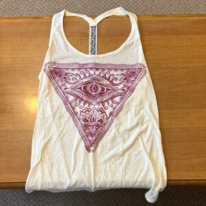 Maurices Women’s White and Purple Graphic Tank Top Size Medium